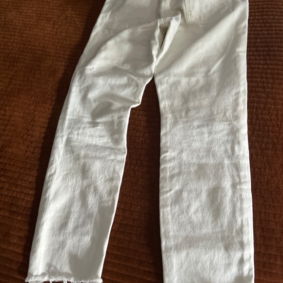 Levi’s White Wedgie Destroyed Distressed Crop Jeans - Picture 5 of 5